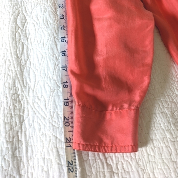 𝅺VINTAGE Kikomo Bright Pink Silk Button Down Blouse M Retro - Picture 14 of 14